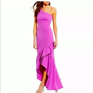 COPY - Off shoulder chic Venice Cumuto Dress.